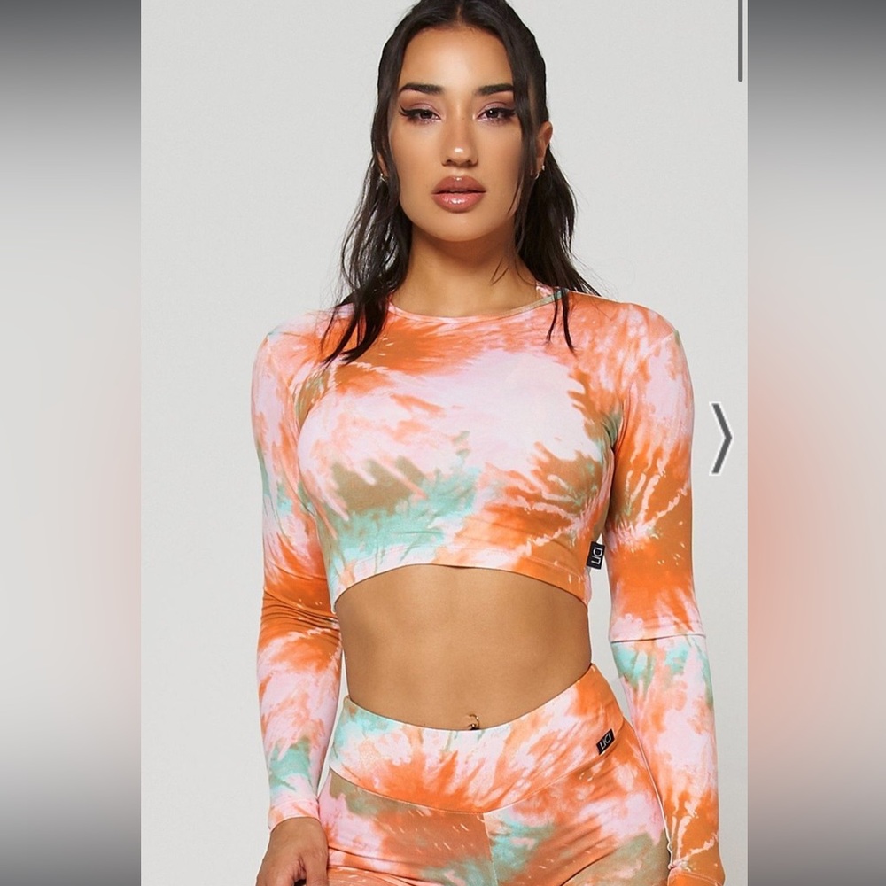 Licit Fit Crop Top. Size M in Bloom